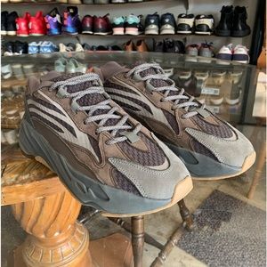 Men’s 9.5 (43.3) Adidas Yeezy Boost 700 V2 ‘Geode’